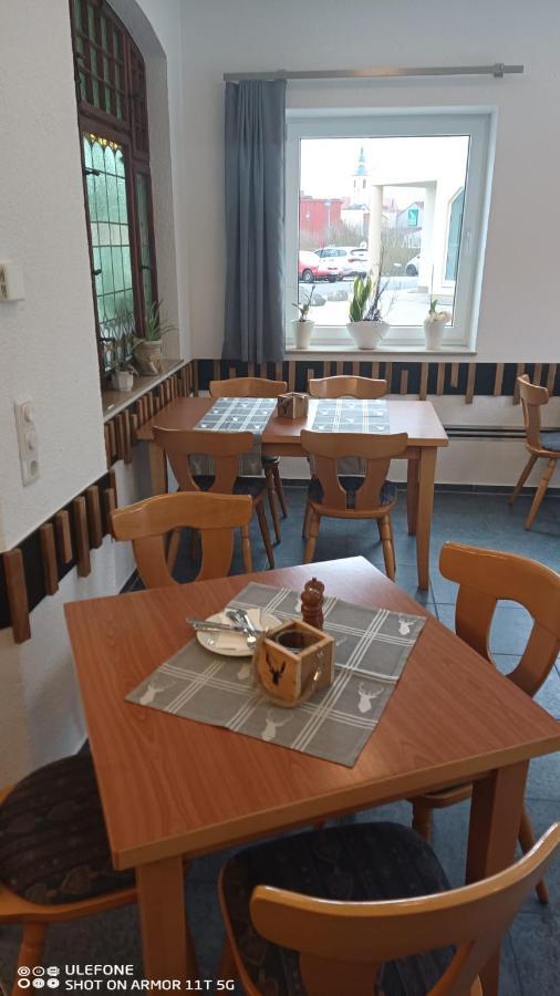 Hotel & Restaurant Zum Hirsch Romhild Buitenkant foto
