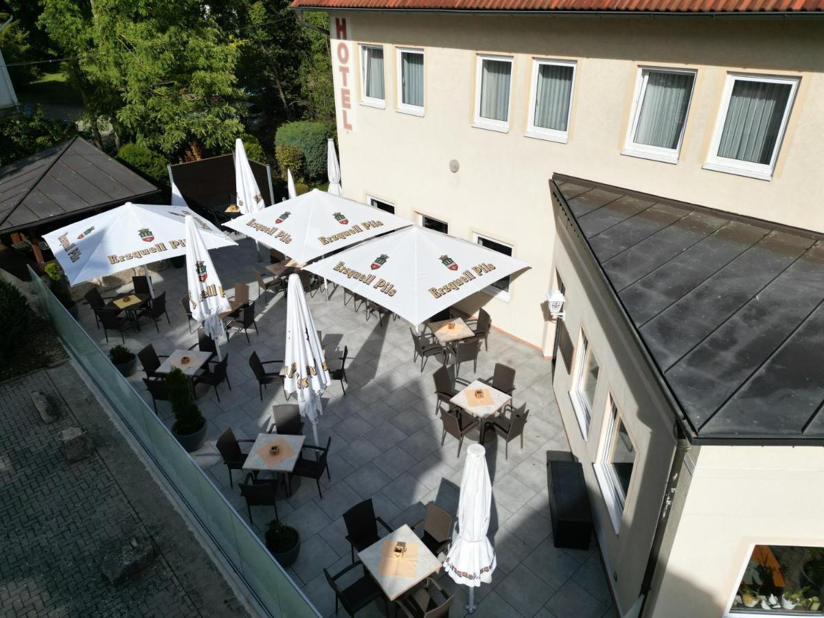 Hotel & Restaurant Zum Hirsch Romhild Buitenkant foto