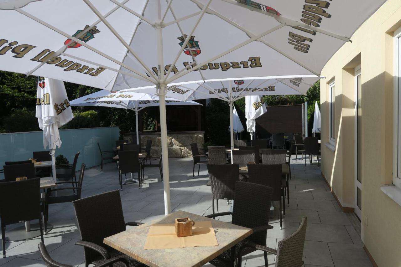 Hotel & Restaurant Zum Hirsch Romhild Buitenkant foto