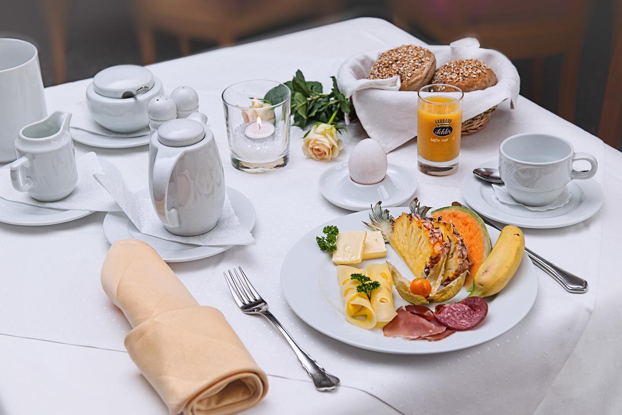 Hotel & Restaurant Zum Hirsch Romhild Buitenkant foto