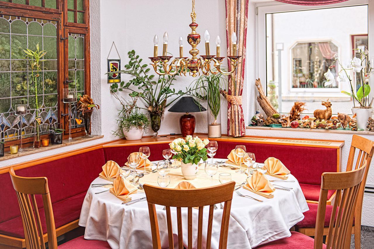 Hotel & Restaurant Zum Hirsch Romhild Buitenkant foto